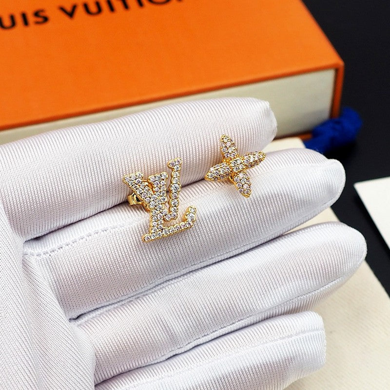 Louis Vuitton Iconic Tr ̈¦sor 18K Gold Earrings product image 3, provided for visual reference and product detail review