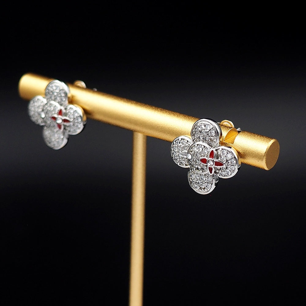 Louis Vuitton Vivienne Diamond 18K Gold Earrings product image 5, provided for visual reference and product detail review