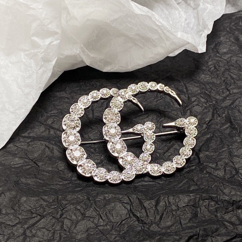 Gucci Double Crystal 18K Gold Brooch product image 3, provided for visual reference and product detail review