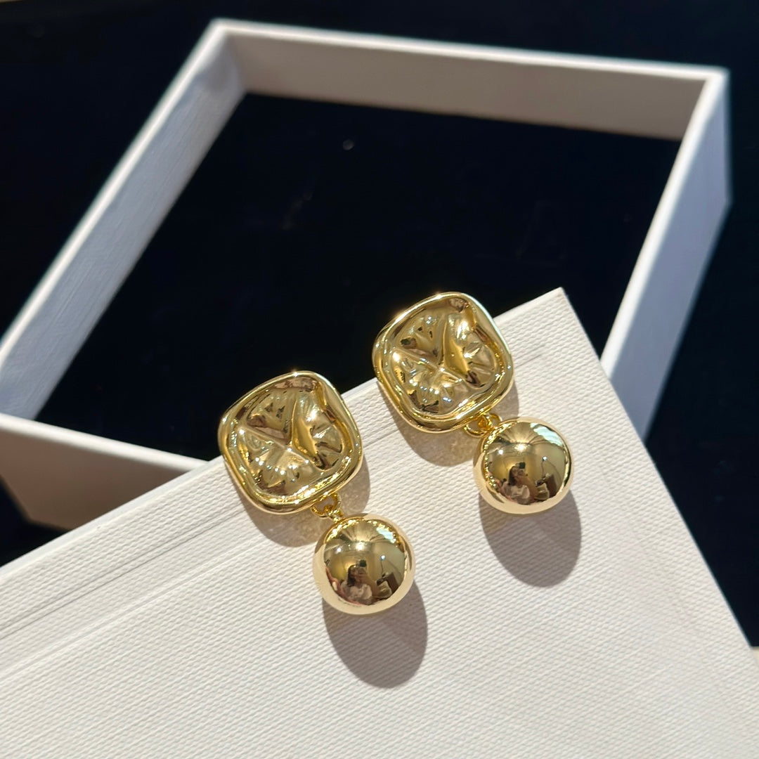 Celine Vintage 18K Gold Earrings product image 4, provided for visual reference and product detail review