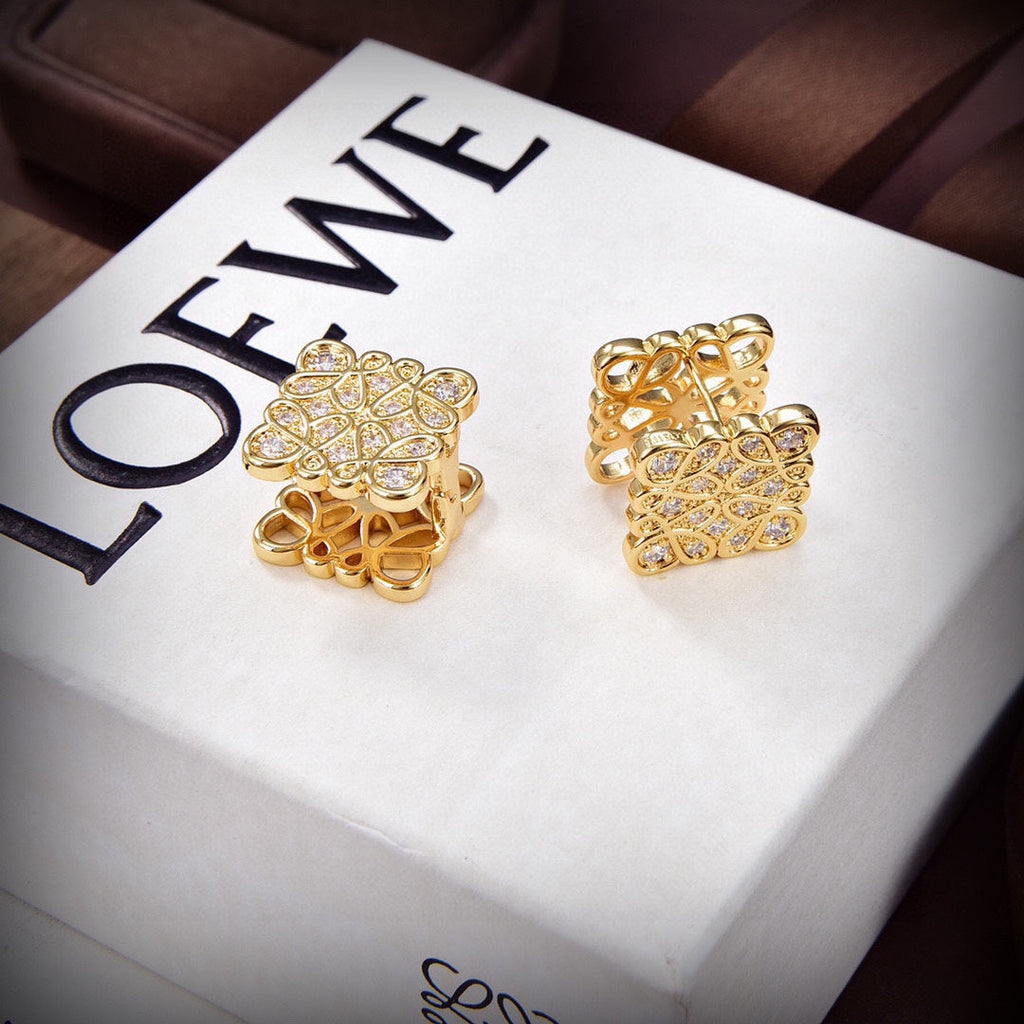 LOEWE Anagram Cube Diamonds 18K Gold Earrings product image 3, provided for visual reference and product detail review