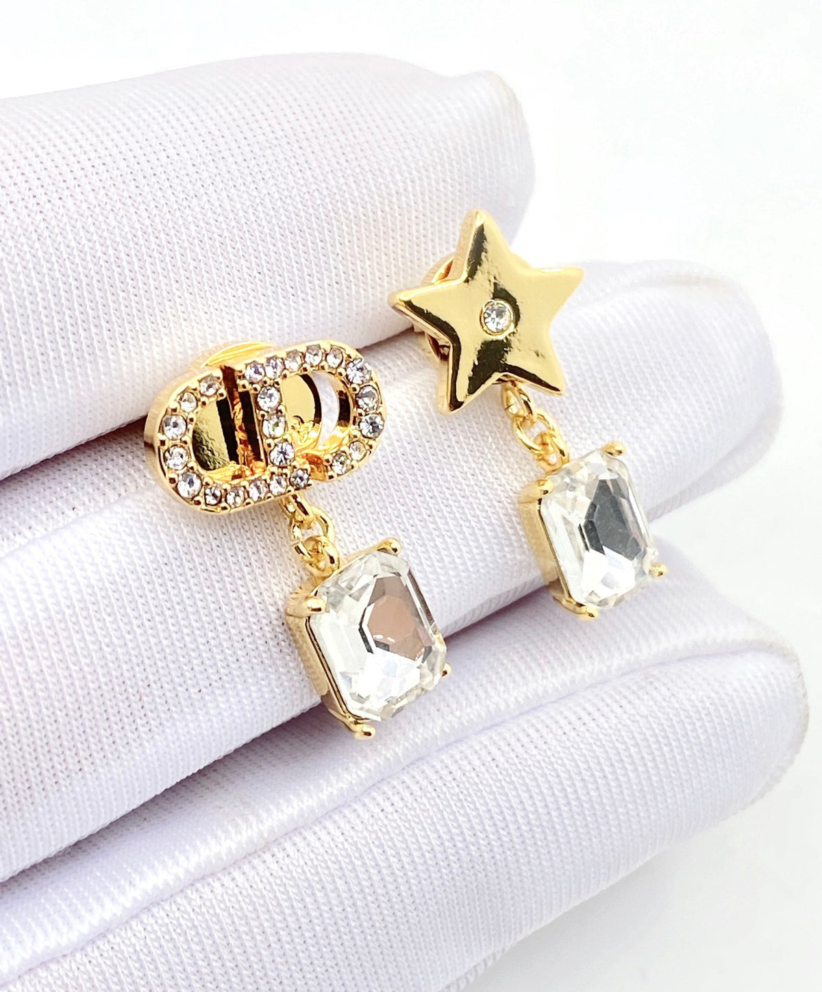 Dior Star Crystals 18K Gold Earrings product image 5, provided for visual reference and product detail review