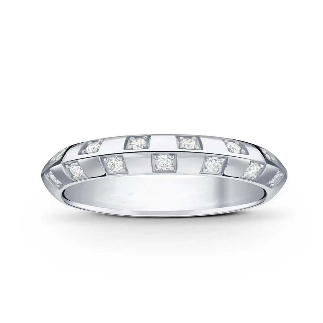 Louis Vuitton Damier Diamonds 18K Gold Ring product image 1, provided for visual reference and product detail review