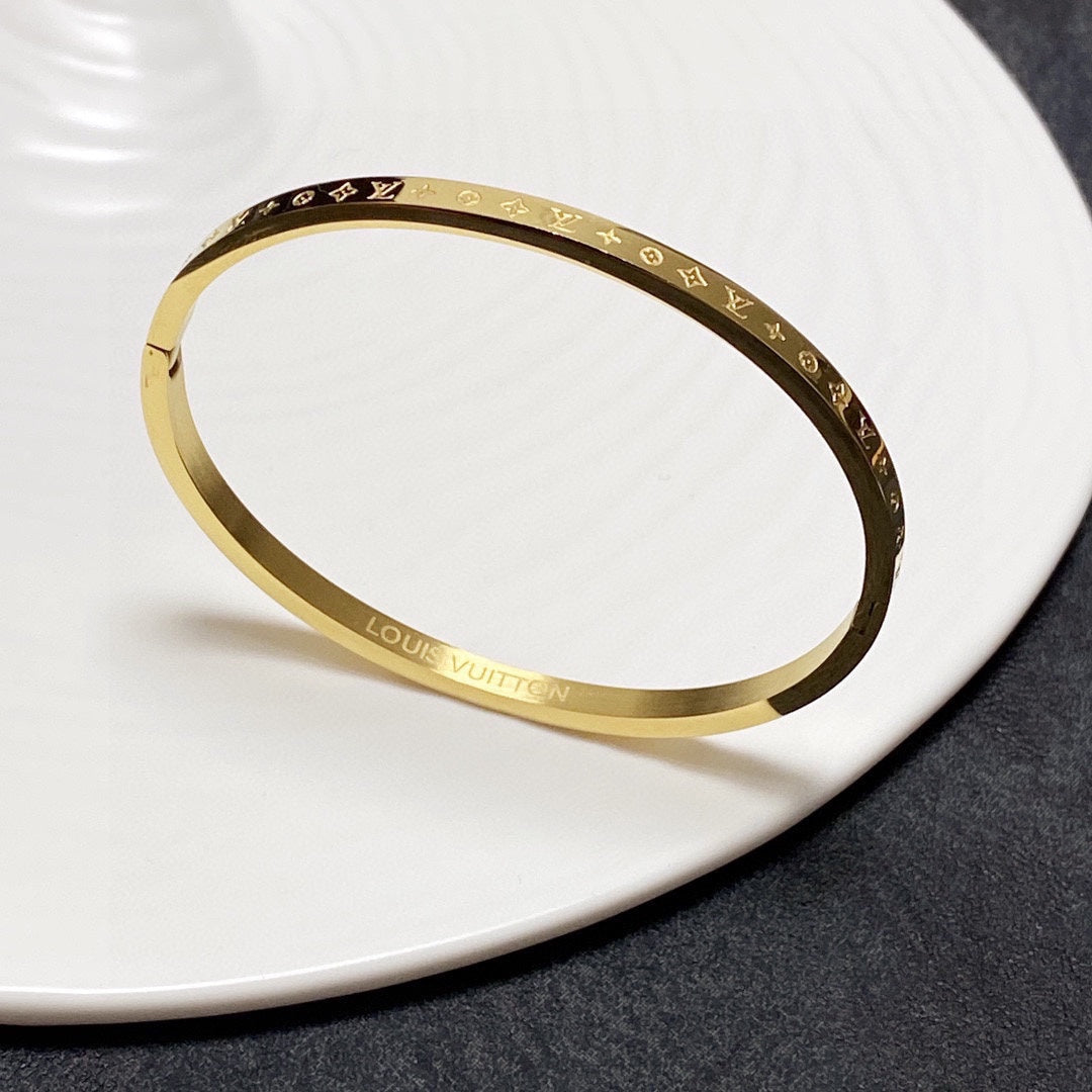 Louis Vuitton Vintage 18K Gold Bracelet product image 2, provided for visual reference and product detail review