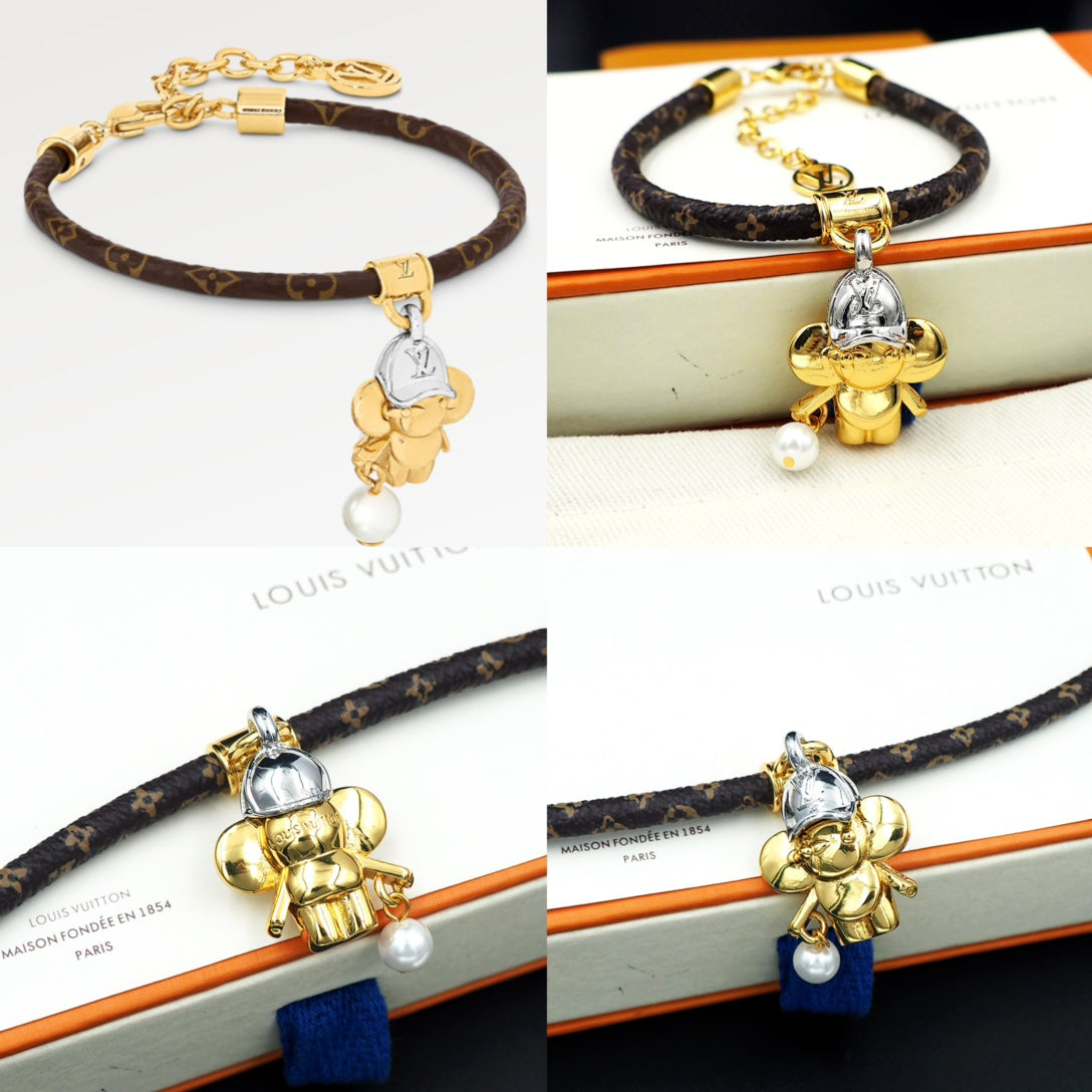 Louis Vuitton Vivienne Pearls 18K Gold Bracelet product image 2, provided for visual reference and product detail review