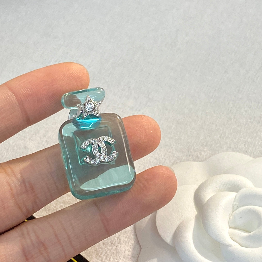 Chanel Perfume Color Bottle 18K Gold Brooch product image 21, provided for visual reference and product detail review