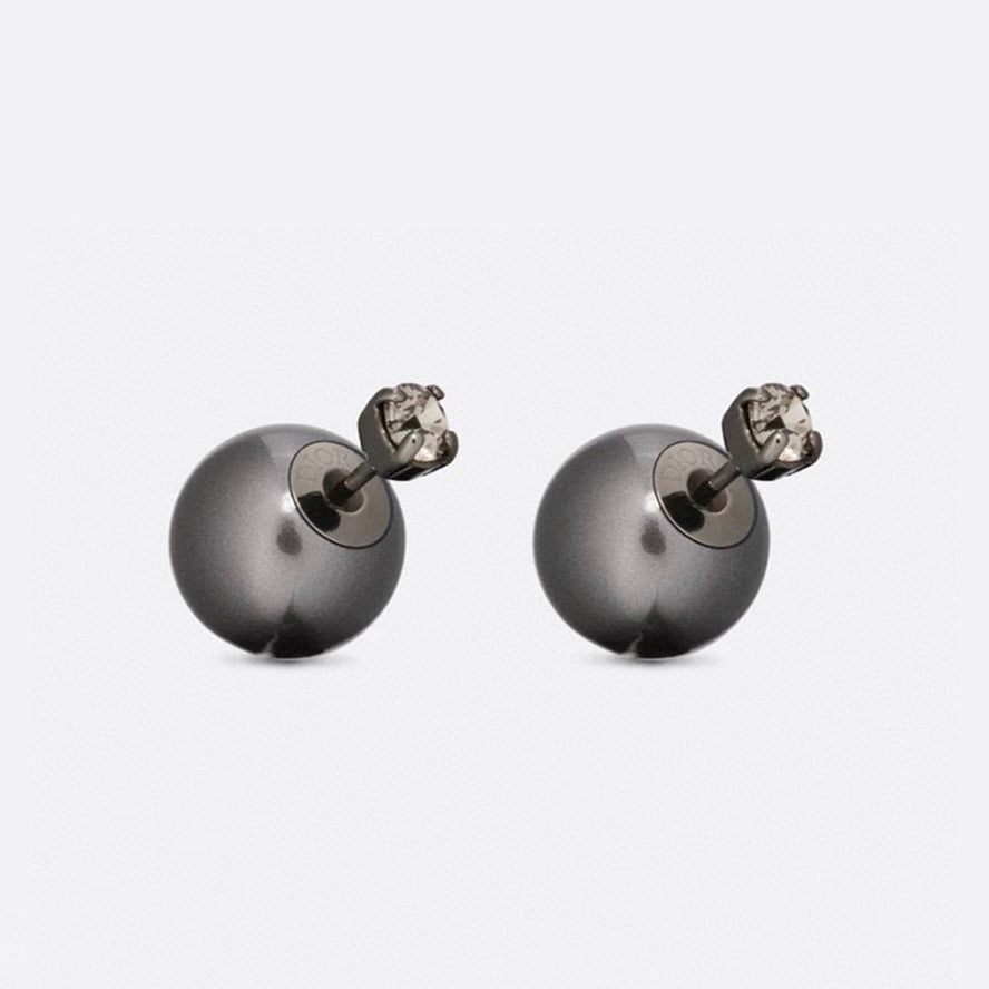 Dior Tribales Black 18K Gold Earrings product image 1, provided for visual reference and product detail review