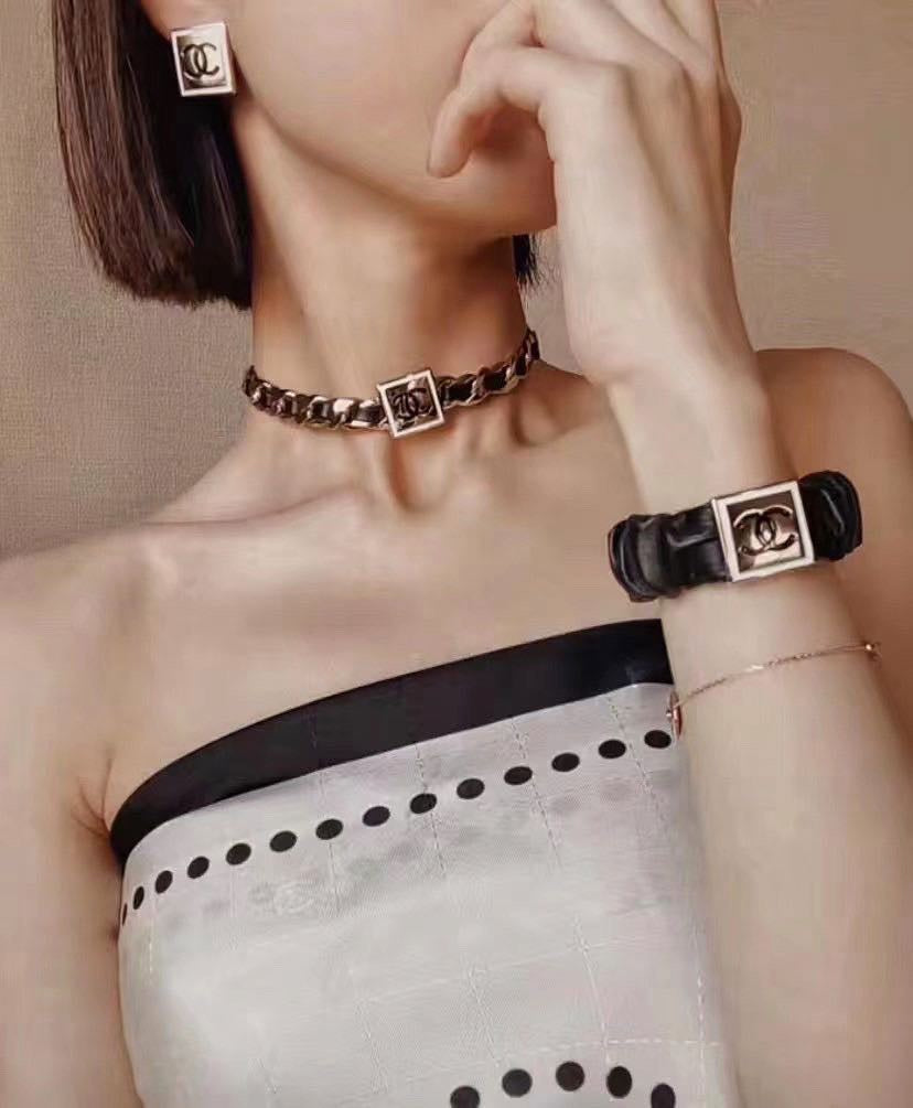 Chanel Leather 18K Gold Necklace product image 3, provided for visual reference and product detail review