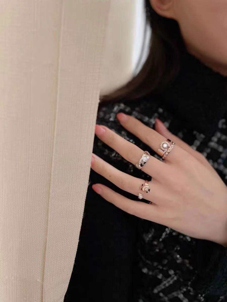 Chanel No.5 18K Gold Ring product image 3, provided for visual reference and product detail review