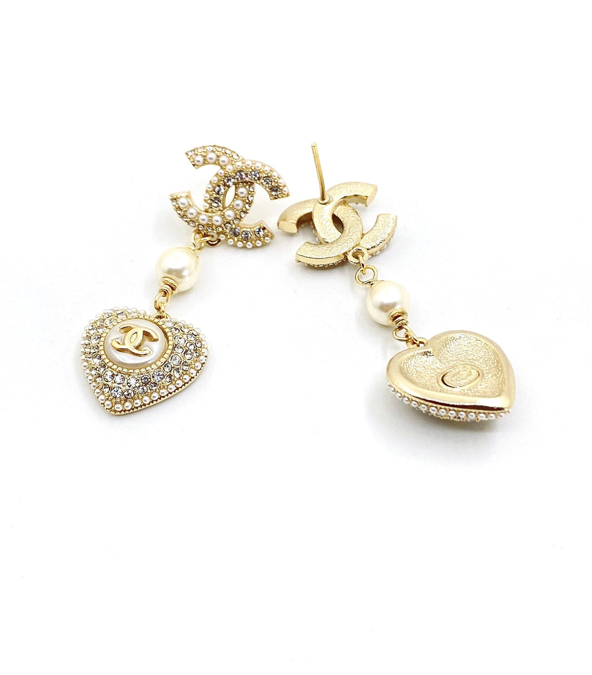 Chanel Heart Drop 18K Gold Earrings product image 3, provided for visual reference and product detail review