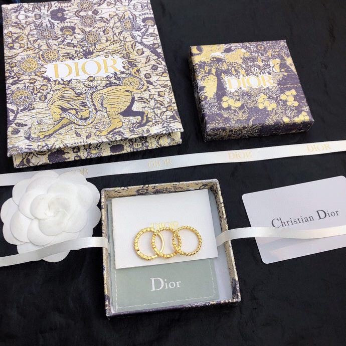 Dior Star Set Of Three 18K Gold Ring product image 4, provided for visual reference and product detail review