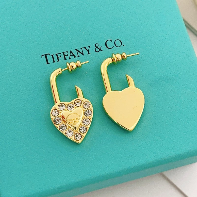 Tiffany Diamond Heart 18K Gold Earrings product image 3, provided for visual reference and product detail review