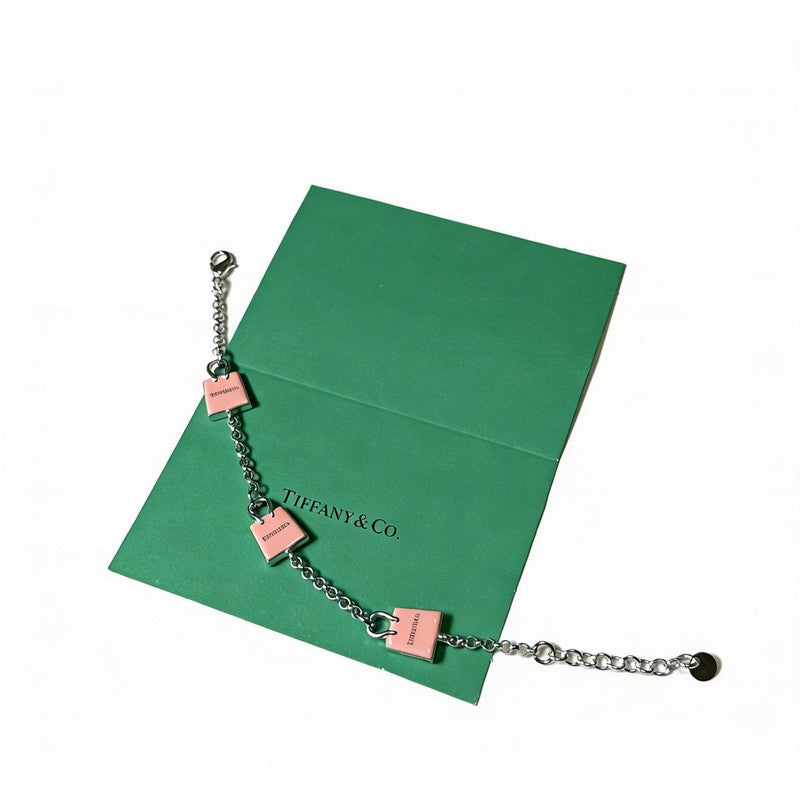 Tiffany Return to Pink Bag 18K Gold Bracelet product image 2, provided for visual reference and product detail review