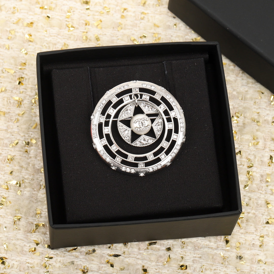 Chanel Black Diamonds 18K Gold Brooch product image 1, provided for visual reference and product detail review