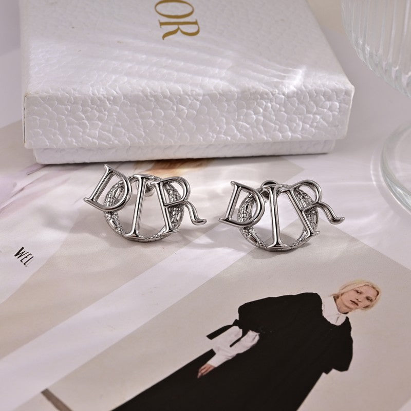 Dior 18K Gold Earrings product image 3, provided for visual reference and product detail review