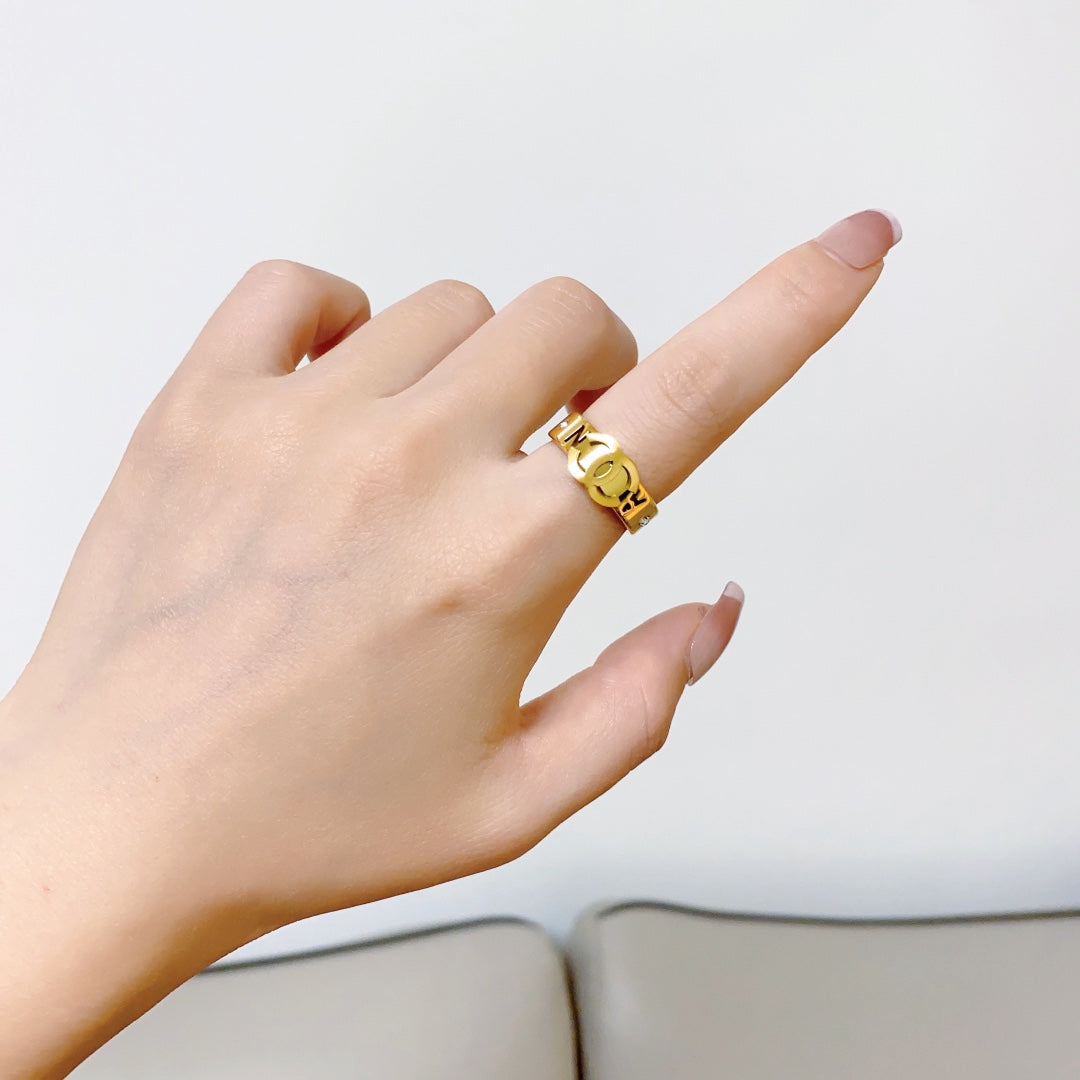 Chanel 18K Yellow Gold Ring product image 2, provided for visual reference and product detail review