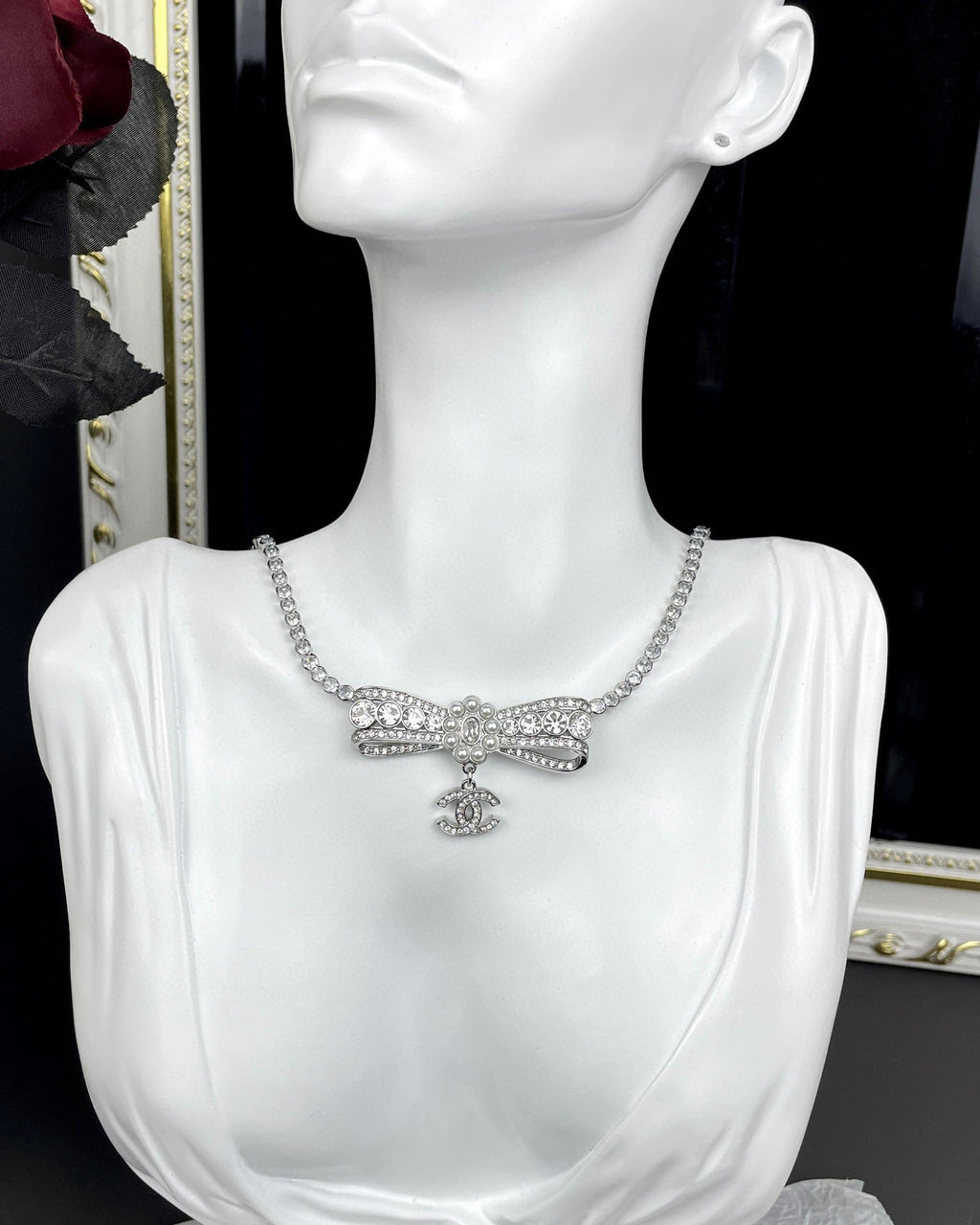 Chanel Diamonds Bow Tie 18K Gold Necklace product image 2, provided for visual reference and product detail review