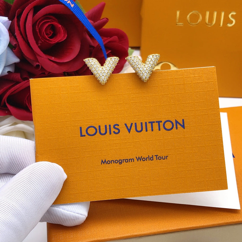 Louis Vuitton Diamonds 18K Gold Earrings product image 3, provided for visual reference and product detail review