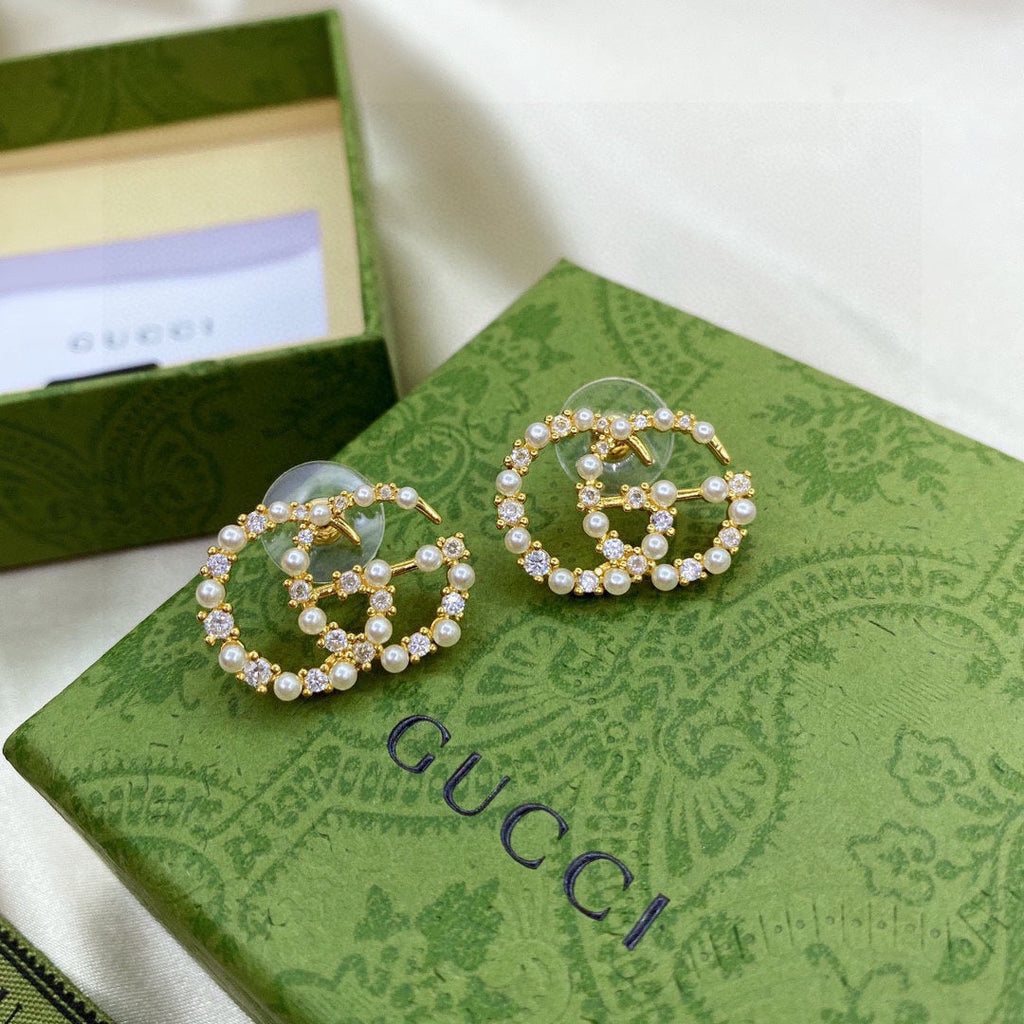 Gucci Double Pearls 18K Gold Earrings product image 1, provided for visual reference and product detail review