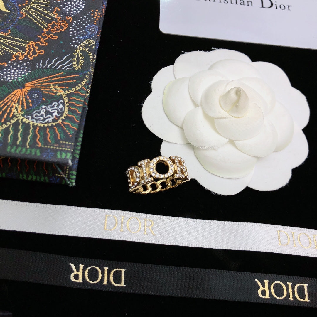 Dior Revolution Chain 18K Gold Ring product image 2, provided for visual reference and product detail review
