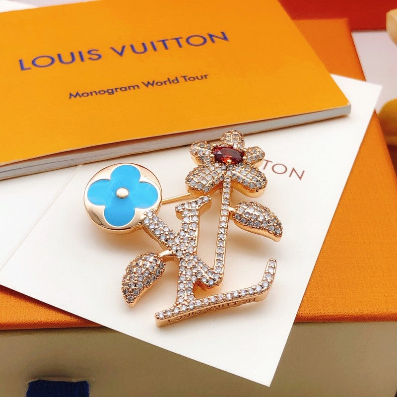 Louis Vuitton Blooming 18K Gold Brooch product image 6, provided for visual reference and product detail review