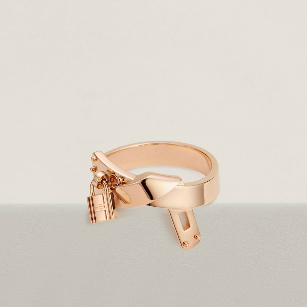 Hermes Kelly Gavroche 18K Gold Ring product image 1, provided for visual reference and product detail review
