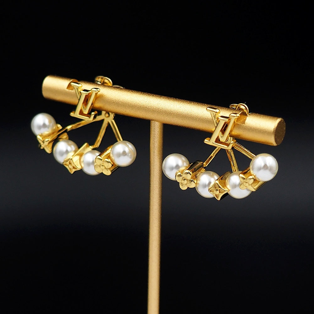Louis Vuitton Monogram Pearls 18K Gold Earrings product image 7, provided for visual reference and product detail review