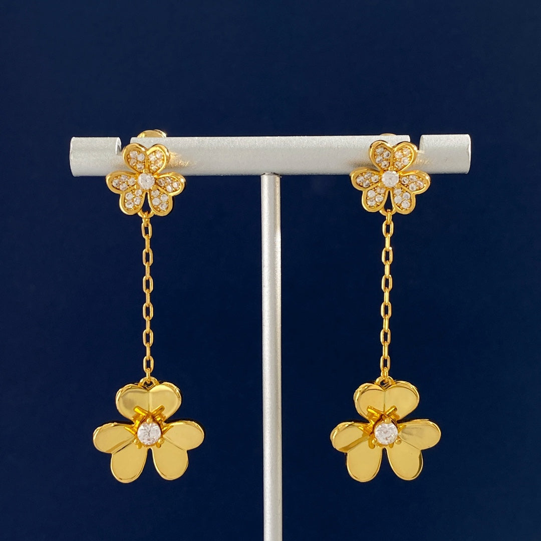 Frivole Pendant 18K Gold Earrings product image 2, provided for visual reference and product detail review