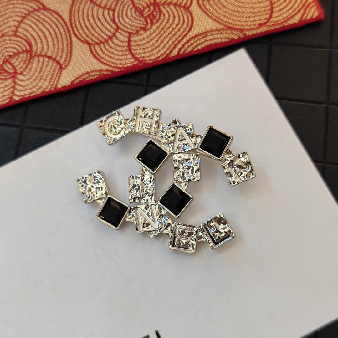 Chanel Black Crystals 18K Gold Brooch product image 6, provided for visual reference and product detail review