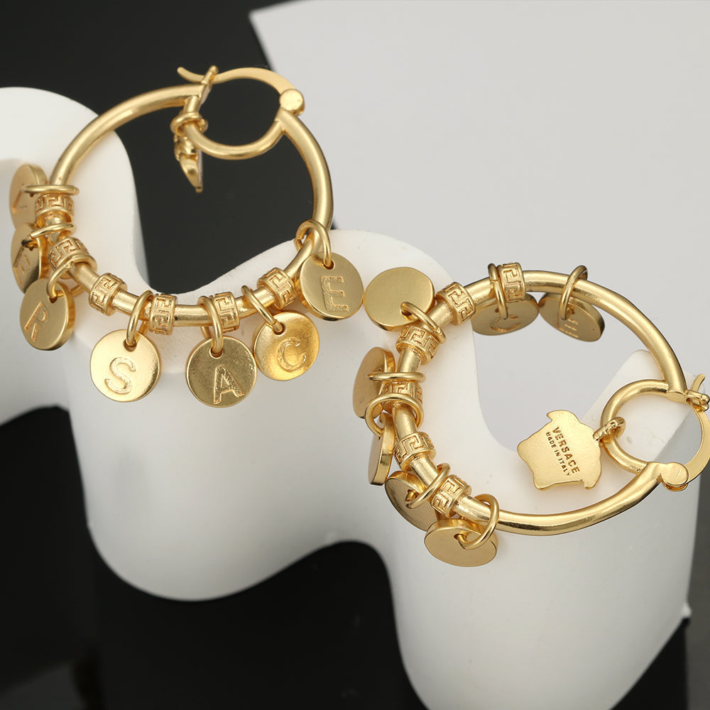 Vers Circle 18K Gold Earrings product image 3, provided for visual reference and product detail review