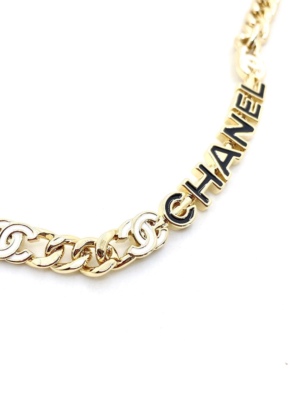 Chanel Chain Choker 18K Gold Necklace product image 3, provided for visual reference and product detail review