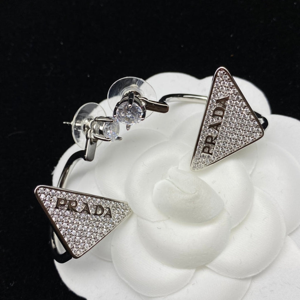 Diamond 18K Gold Earrings product image 1, provided for visual reference and product detail review