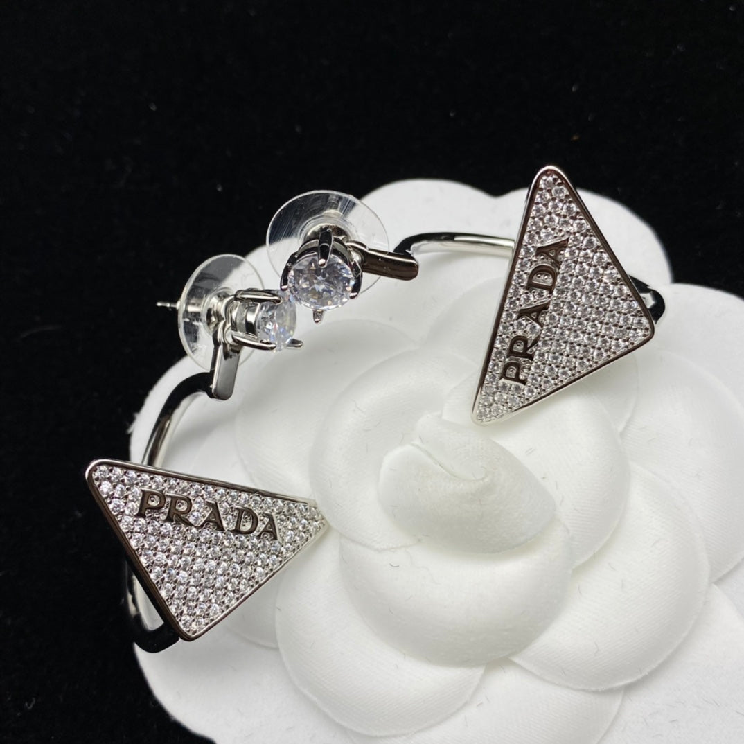 Diamond 18K Gold Earrings product image 1, provided for visual reference and product detail review