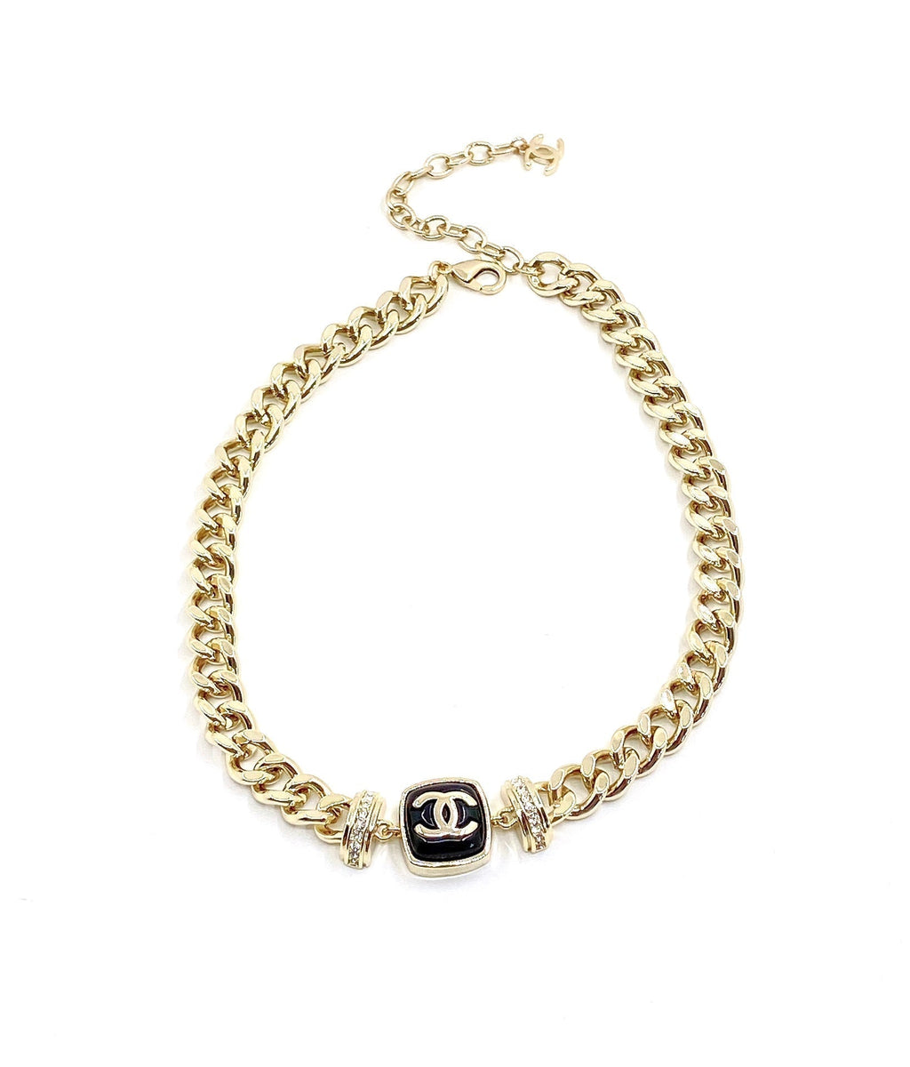 Chanel Diamonds 18K Gold Necklace product image 3, provided for visual reference and product detail review