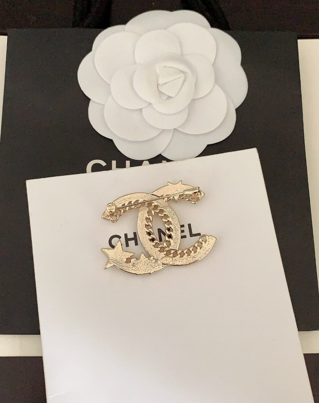 Chanel Star Crystal 18K Gold Brooch product image 5, provided for visual reference and product detail review