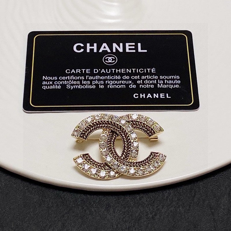 Chanel Diamond Gold 18K Gold Brooch product image 5, provided for visual reference and product detail review