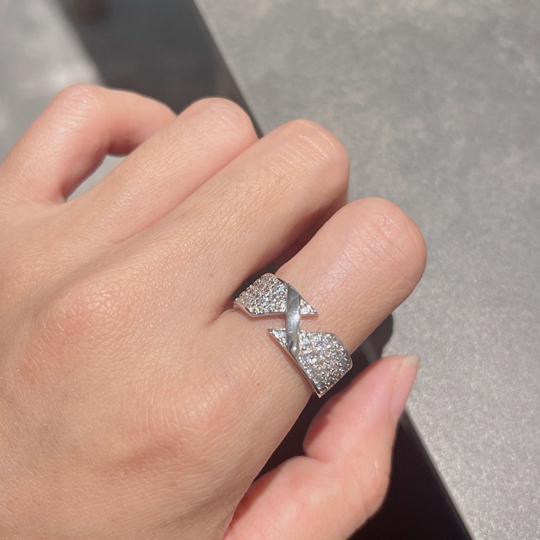 Liens Diamond 18K Gold Ring product image 5, provided for visual reference and product detail review