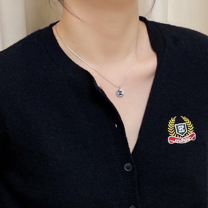 Chanel Round Logo 18K Gold Necklace product image 2, provided for visual reference and product detail review