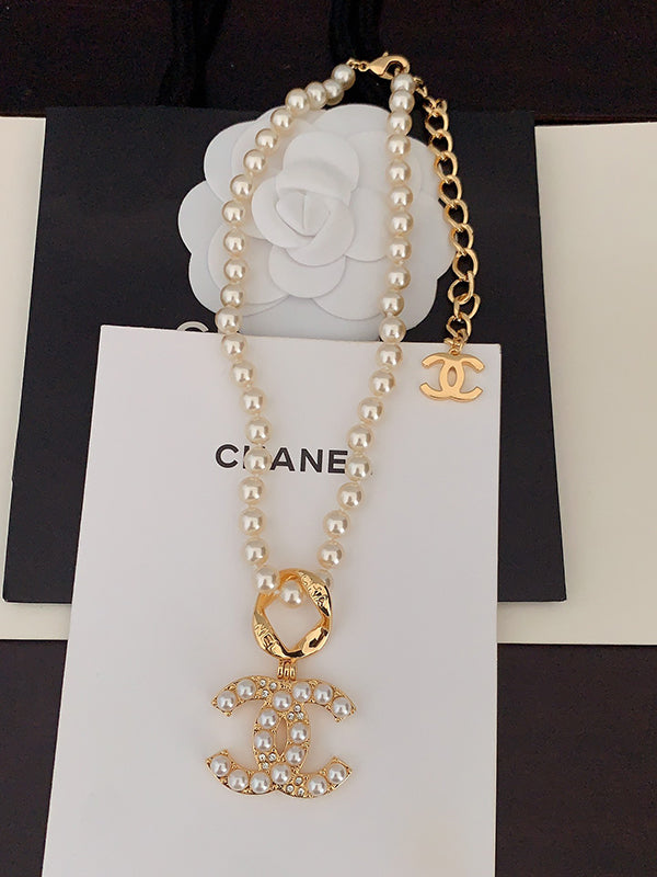 Chanel Classic Pearl 18K Gold Necklace product image 3, provided for visual reference and product detail review
