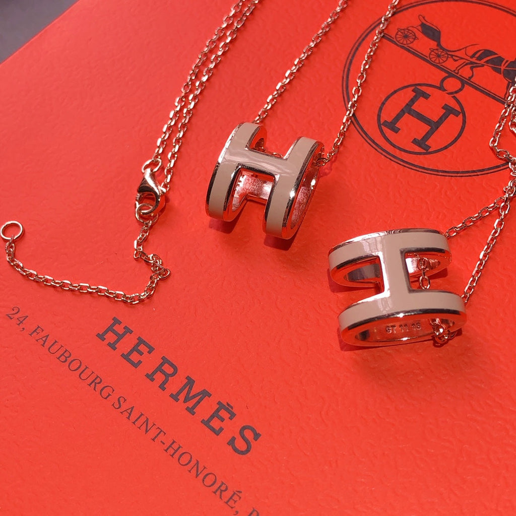 Hermes Mini Pop Grey 18K Gold Necklace product image 12, provided for visual reference and product detail review