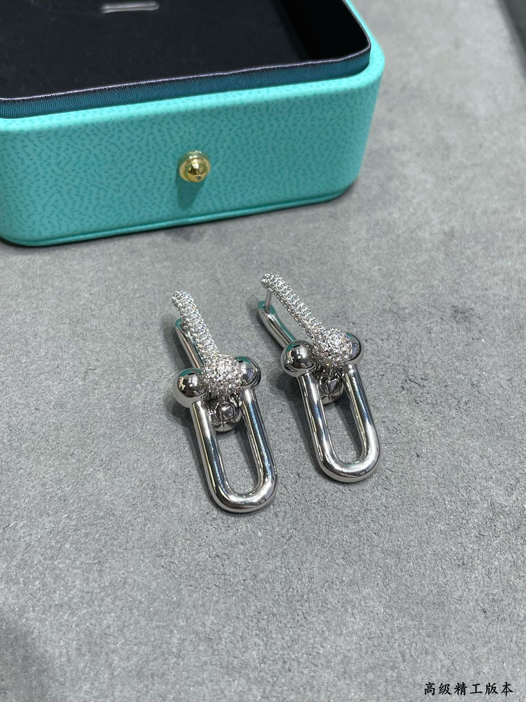 Tiffany HardWear Large Link Diamonds 18K Gold Earrings product image 4, provided for visual reference and product detail