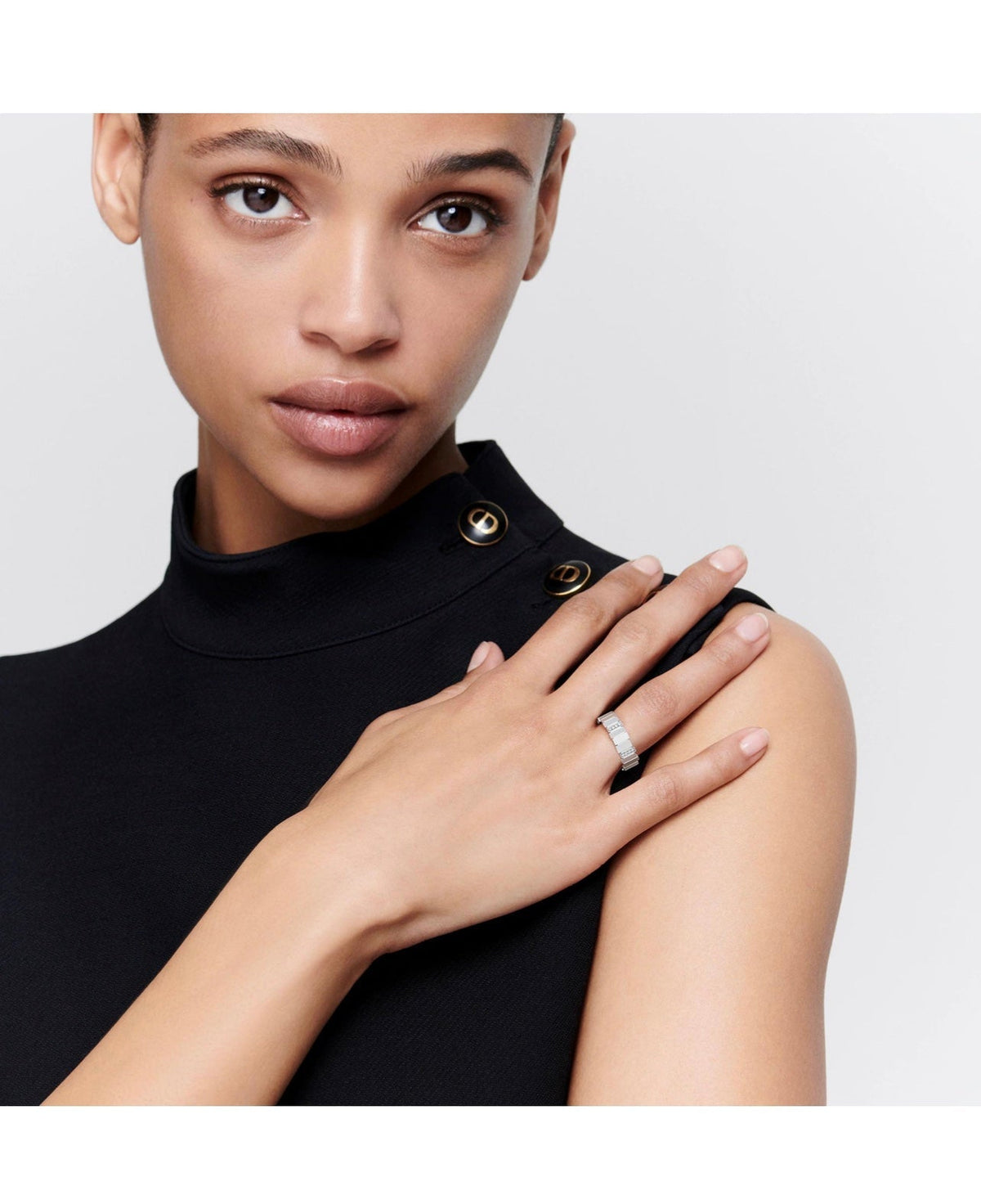 Dior Gem Diamond 18K Gold Ring product image 9, provided for visual reference and product detail review