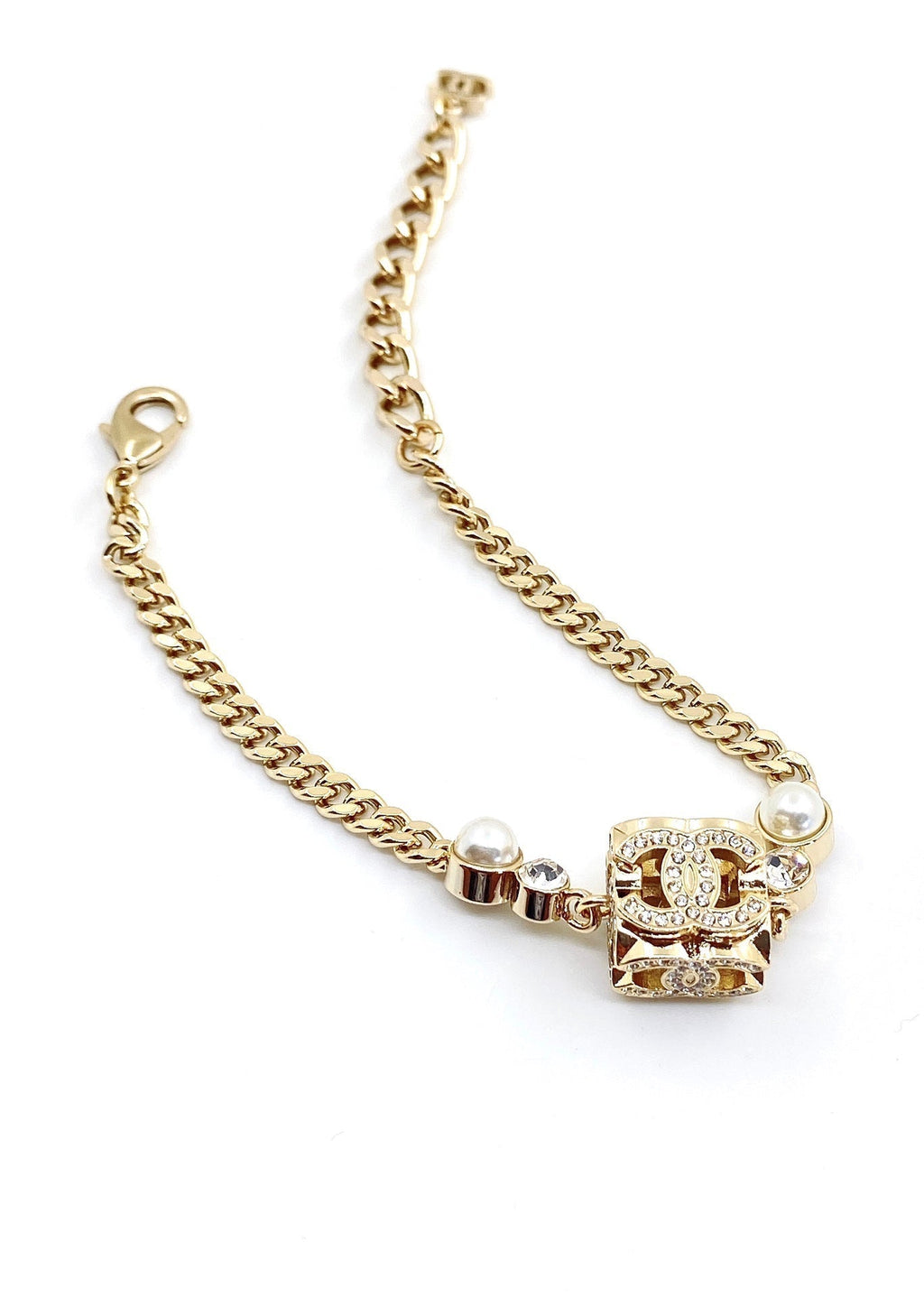 Chanel Square Pearl Chain 18K Gold Necklace product image 5, provided for visual reference and product detail review