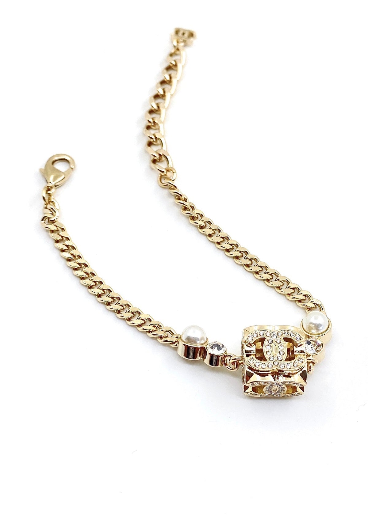 Chanel Square Pearl Chain 18K Gold Necklace product image 5, provided for visual reference and product detail review