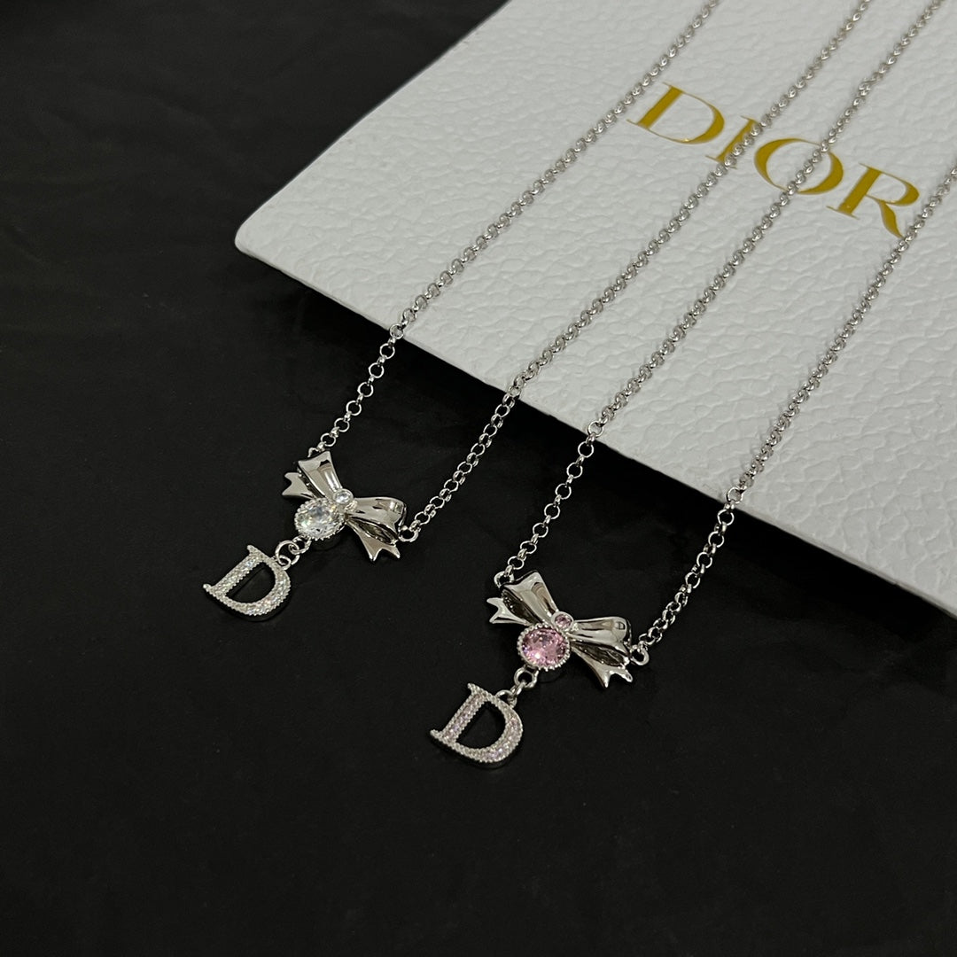 Dior Bowknot Vintage 18K Gold Necklace product image 3, provided for visual reference and product detail review