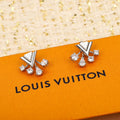 Louis Vuitton Diamomd 18K Gold Earrings product image 1, provided for visual reference and product detail review