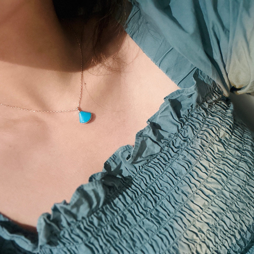 Bvlgari BVLGARI Dream Turquoise Pendant 18K Gold Necklace product image 2, provided for visual reference and product detail