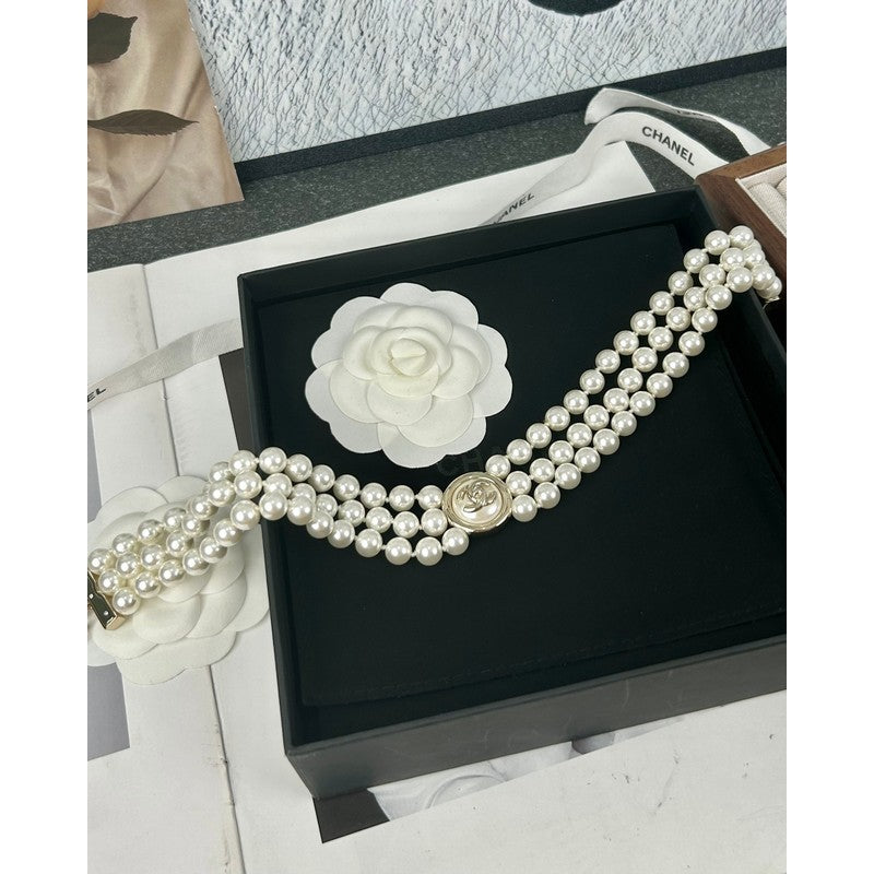 Chanel Choker Pearl Chain 18K Gold Necklace product image 5, provided for visual reference and product detail review