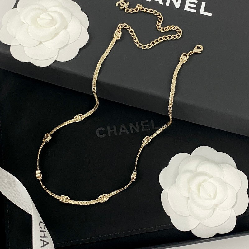 Chanel Chain 18K Gold Necklace product image 5, provided for visual reference and product detail review