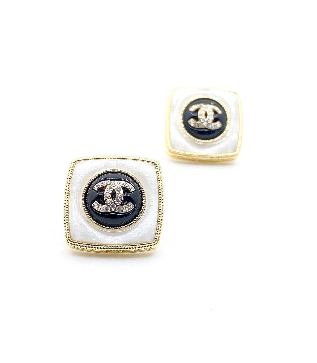 Chanel Pearl Square 18K Gold Earrings product image 3, provided for visual reference and product detail review